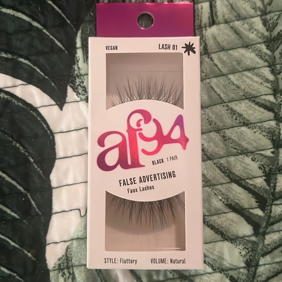 Eye sample! Glossier, PUR, Prada, Ulta, af94 vegan lashes - Picture 4 of 9